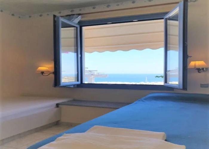 Entire Private Suite Sea Full View With Balcony, Shared Pool and Air Conditionin