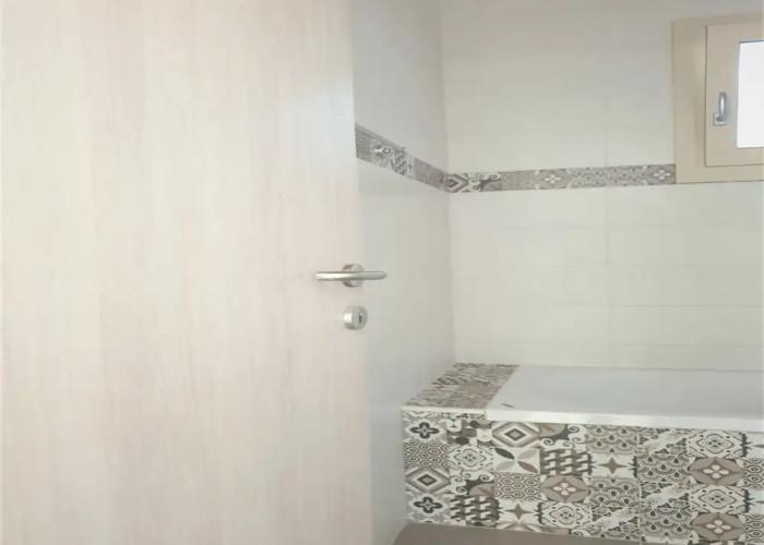 Entire Private Suite Sea Full View With Balcony, Shared Pool and Air Conditionin