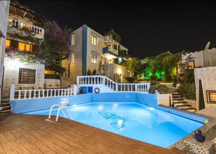 Private Villa Full View for up to 10 Vacationers