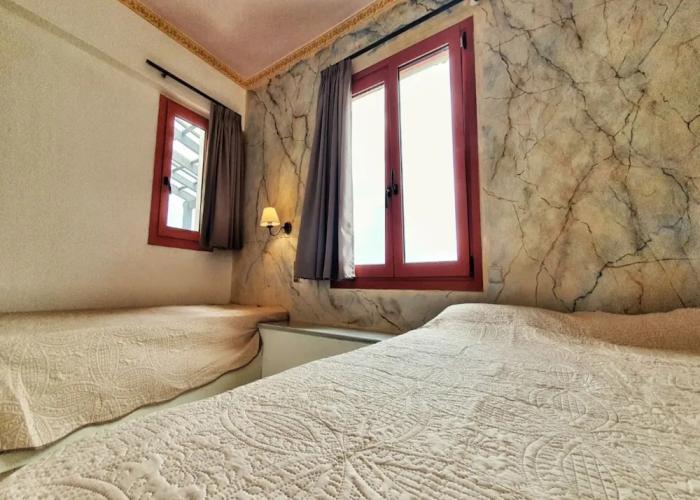 Private Villa Full View for up to 10 Vacationers