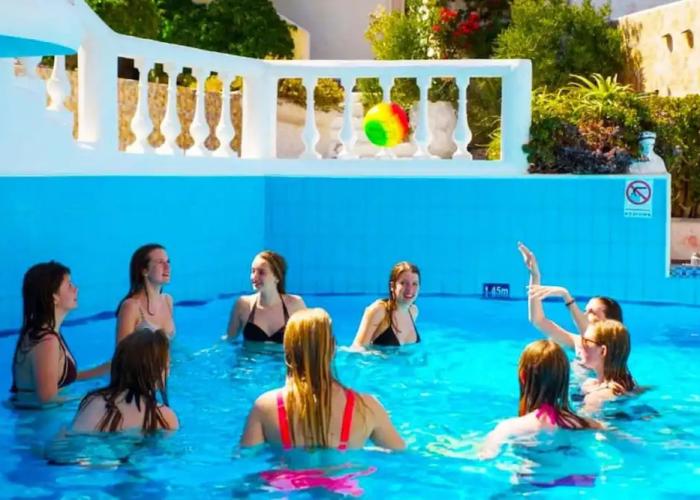 Private Villa Full View for up to 10 Vacationers