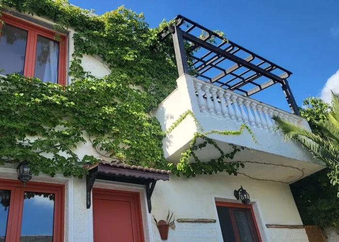 Private Villa Full View for up to 10 Vacationers