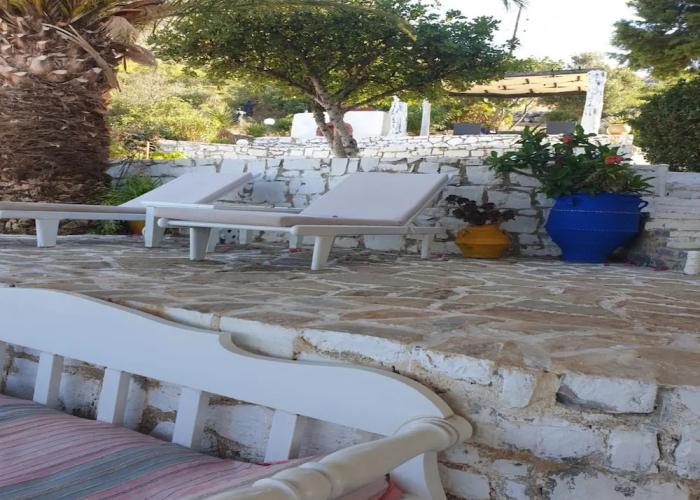Studio Quiet And Peaceful And Very Relaxing With Kitchen, Shared Pool and Ac