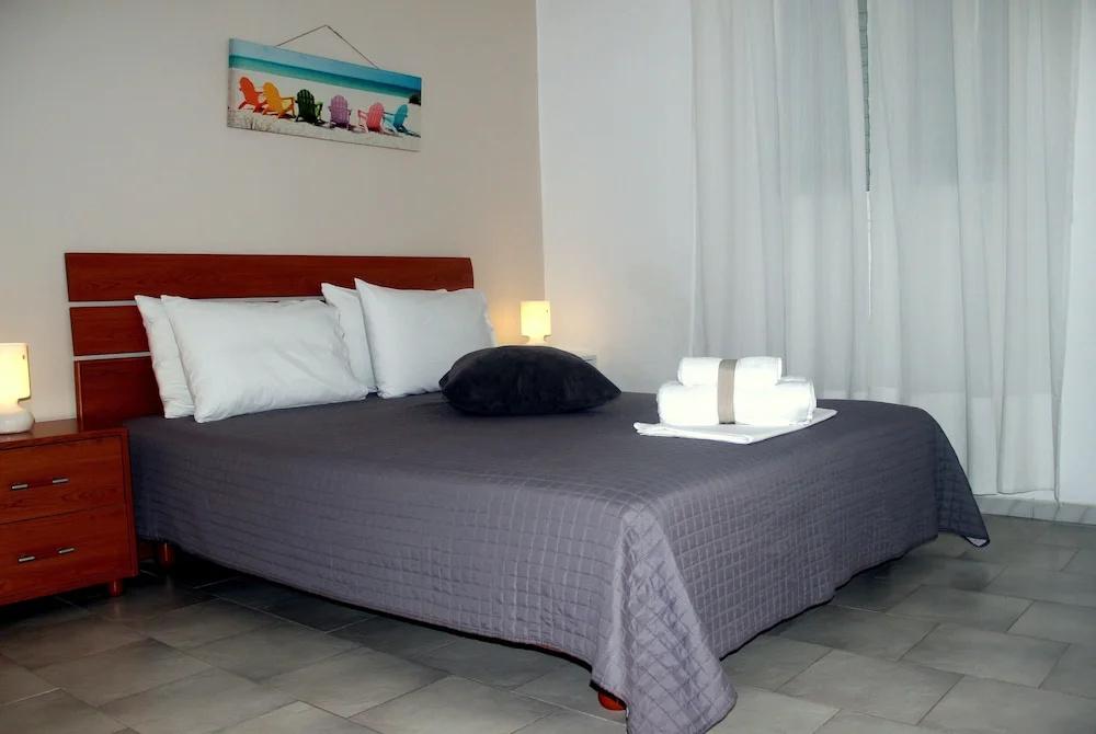 фото Giota Rooms