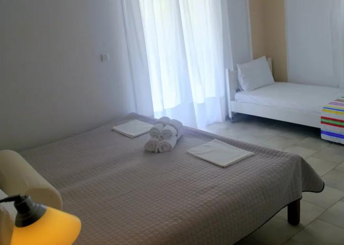 Giota Rooms