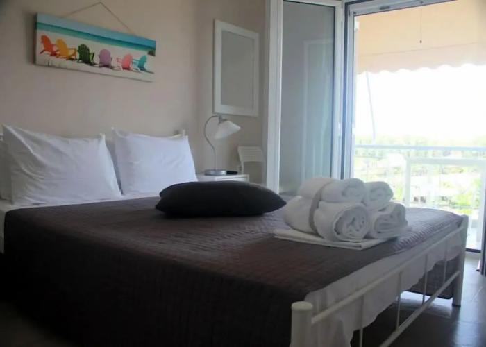 Giota Rooms