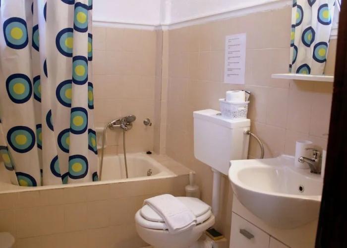 Giota Rooms
