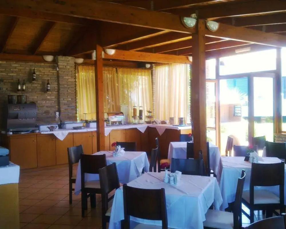 фото Oasis Hotel Kyparissia