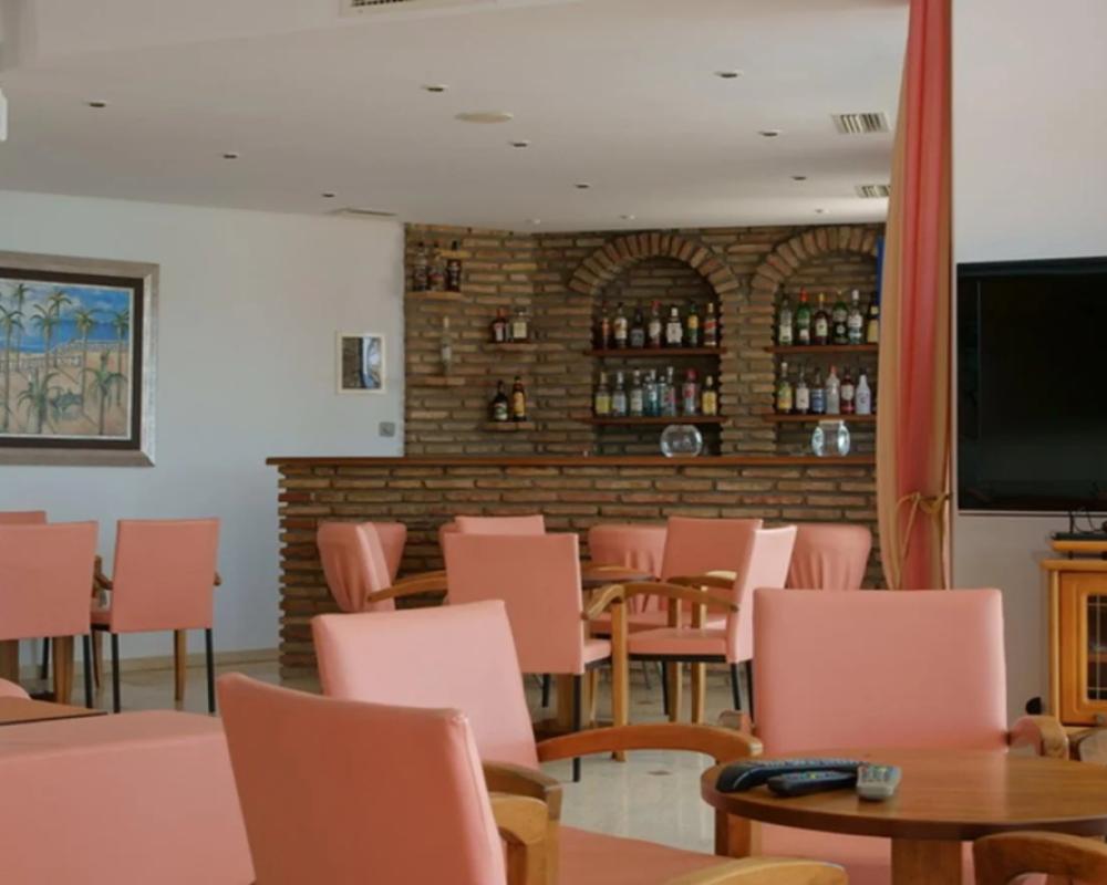 фото Oasis Hotel Kyparissia
