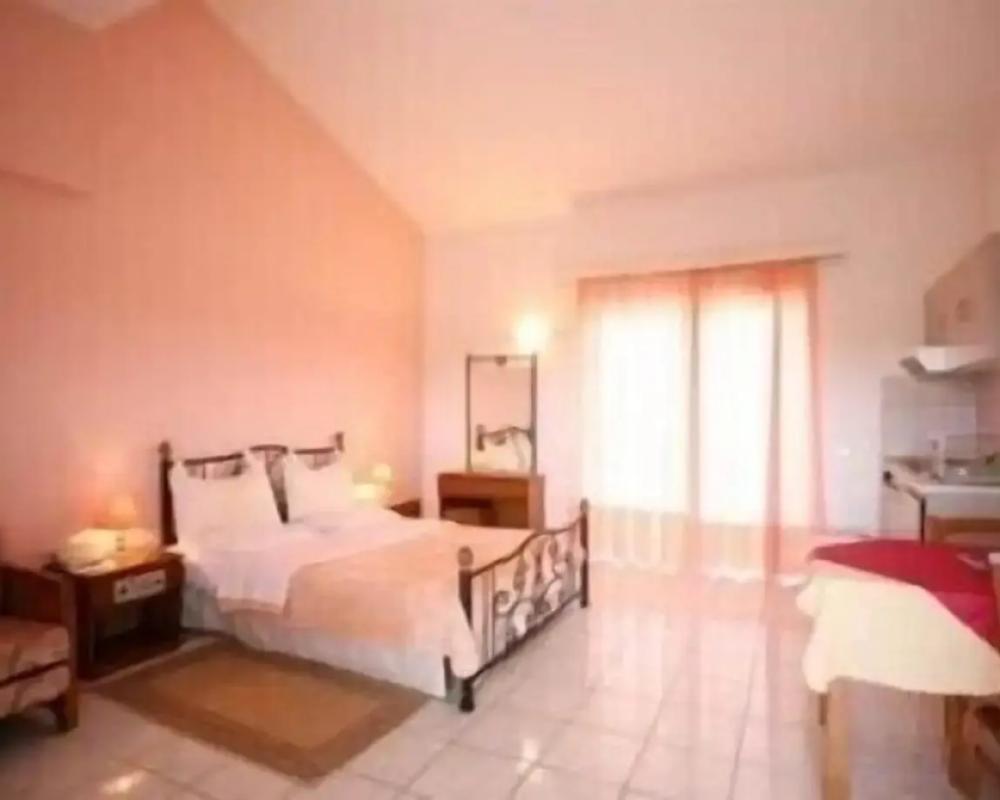 фото Oasis Hotel Kyparissia