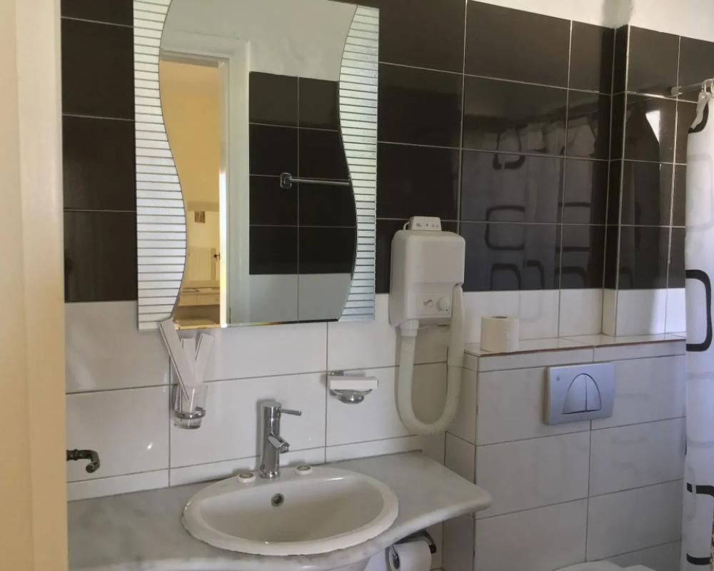 фото Oasis Hotel Kyparissia