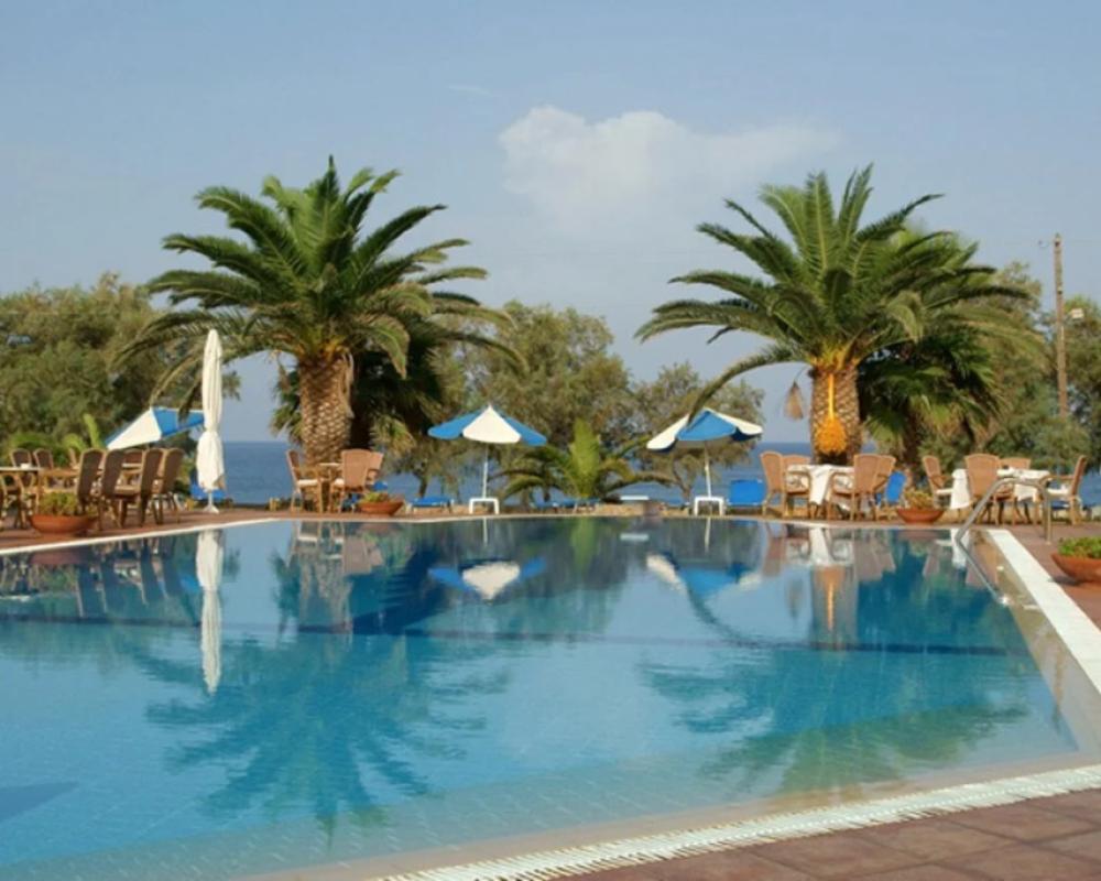 фото Oasis Hotel Kyparissia