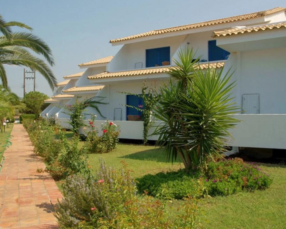 фото Oasis Hotel Kyparissia