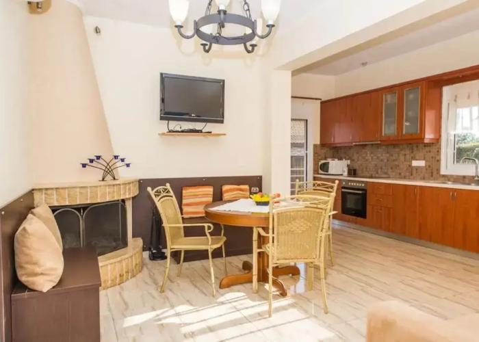 Cozy Flat In An Olive Grove Near a Sandy Beach