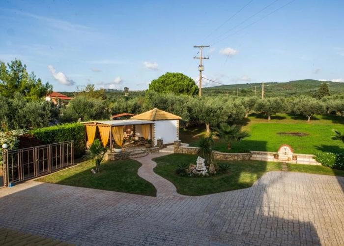 Cozy Flat In An Olive Grove Near a Sandy Beach