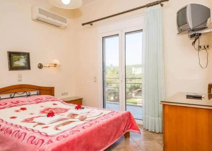 Seaview Flat In An Olive Grove By The Beach