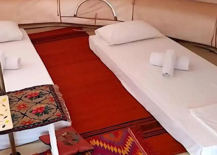 Glamping at a Lovely Tent in Skiaxtro- Marathopoli