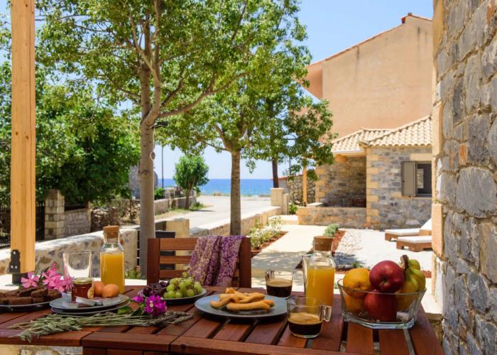Calme Suites Mani