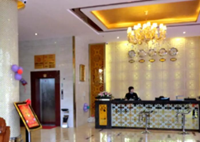 Tyrone Le Grand Large Hotel