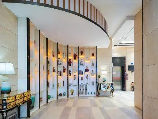 Huaying Wanrun Hotel