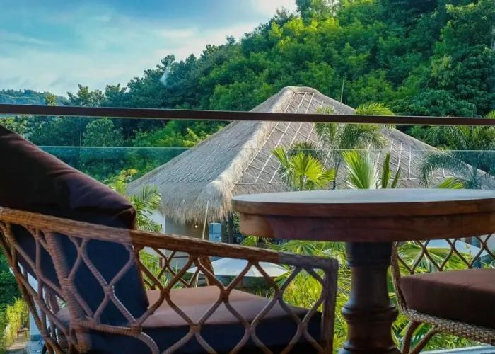 PORTER HOTEL - Surf & Yoga Retreat