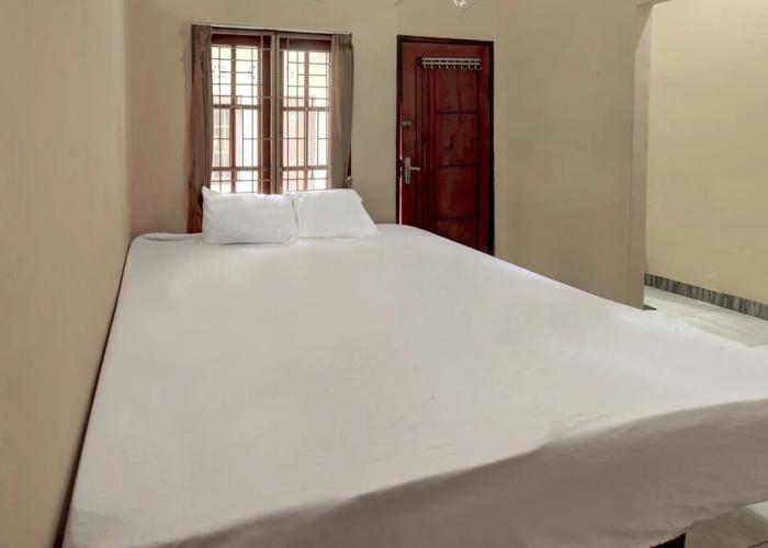 OYO Life 92846 Kost Putra Griya Eka