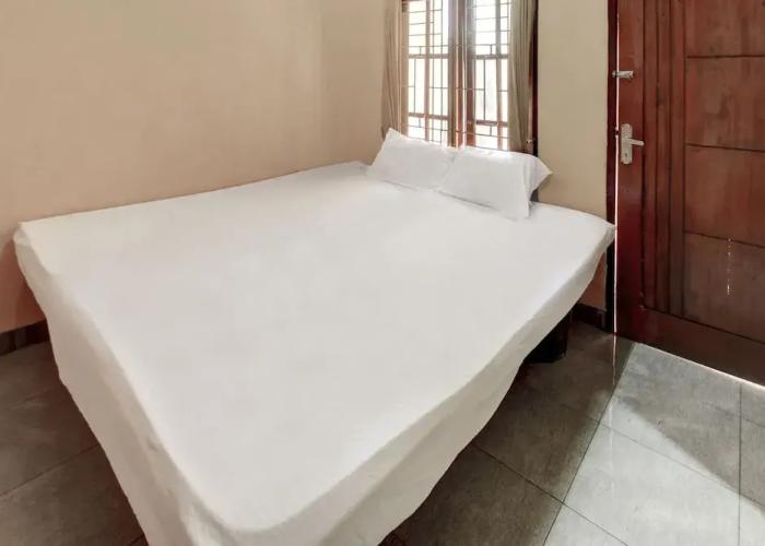 OYO Life 92846 Kost Putra Griya Eka