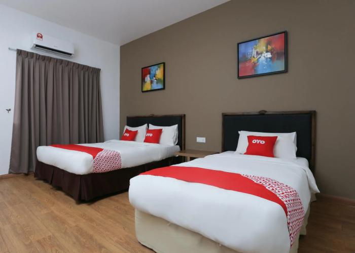 OYO 89915 East Mount Hotel