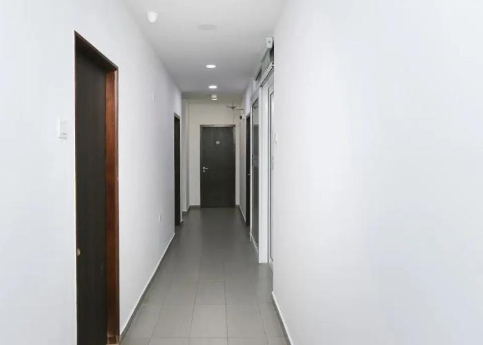 OYO 89915 East Mount Hotel