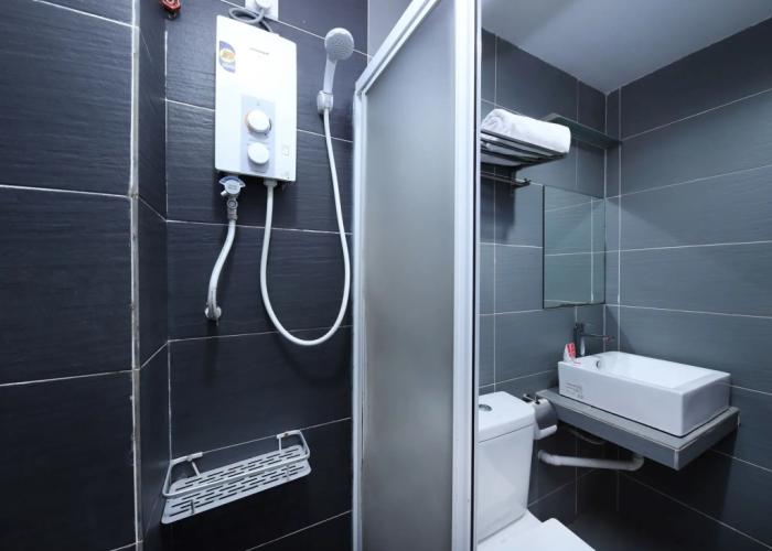 OYO 246 Link Inn (Sanitized Stay)
