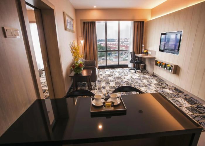 V8 Hotel