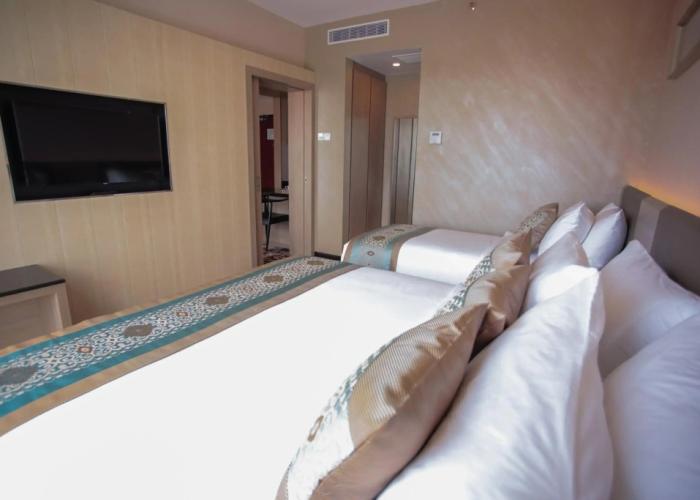 V8 Hotel