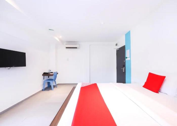 Super OYO 246 Link Inn