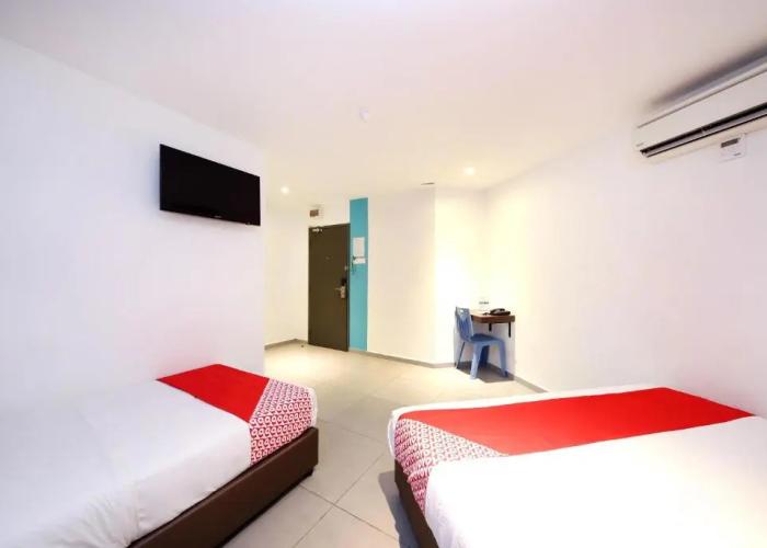 Super OYO 246 Link Inn