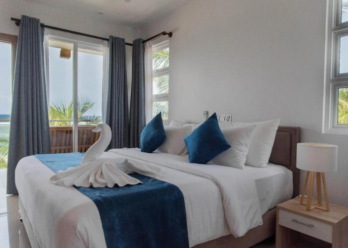 Reef Edge Thulusdhoo