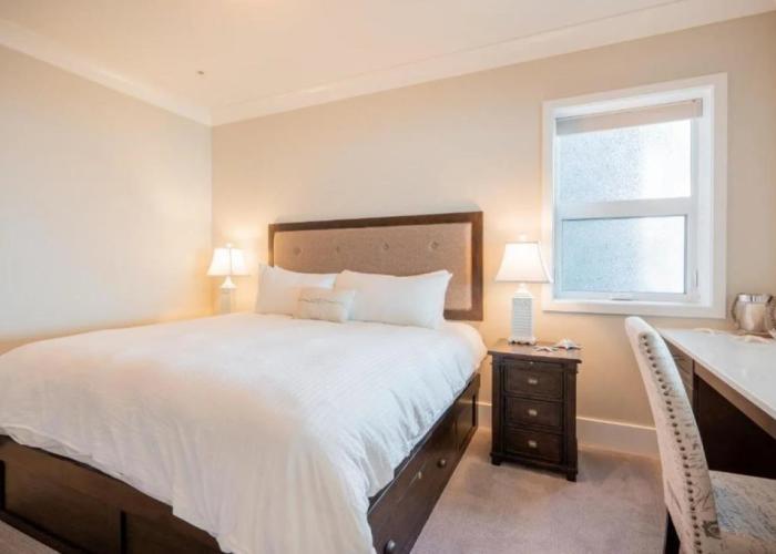 SookePoint Ocean Cottage Resort