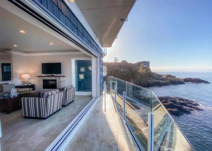 SookePoint Ocean Cottage Resort
