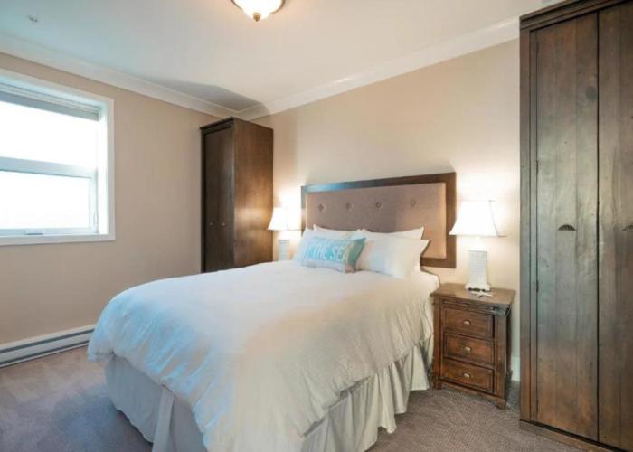 SookePoint Ocean Cottage Resort