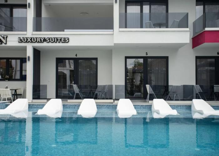 Aeonian Luxury Suites