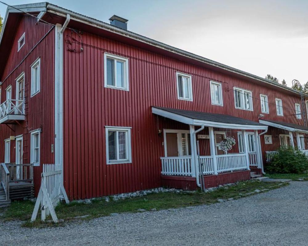 Arctic Guesthouse & Igloos