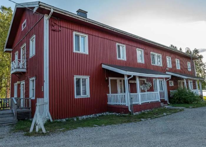 Arctic Guesthouse & Igloos