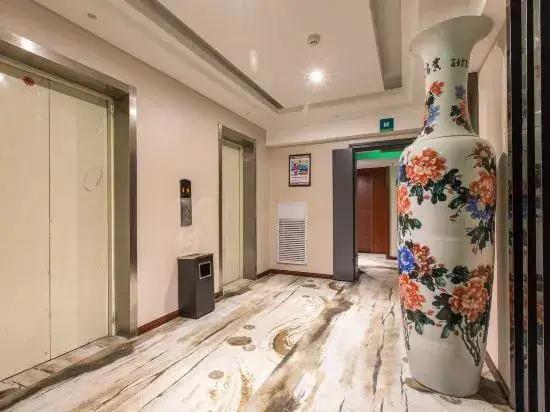 Floral Hotel · Xianning Hot Spring Valley