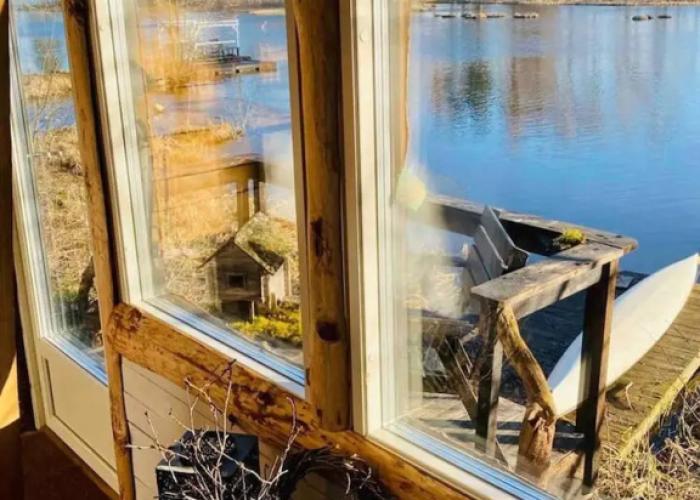 Romantic Cabin Right on the Lake With Fire Place