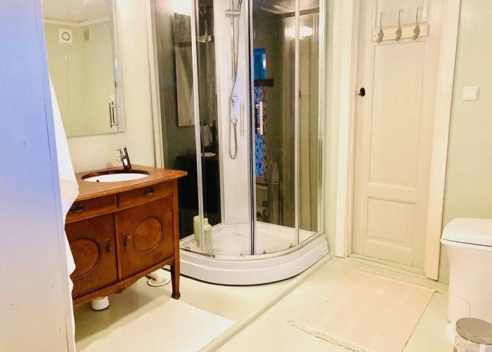 5 bed Country Home Only 2 hrs North of Stockholm