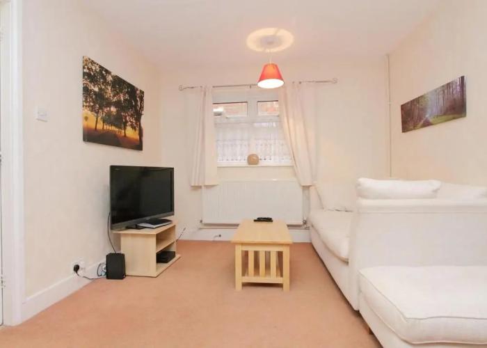 Large Cosy House Ideal for Corporate Lets