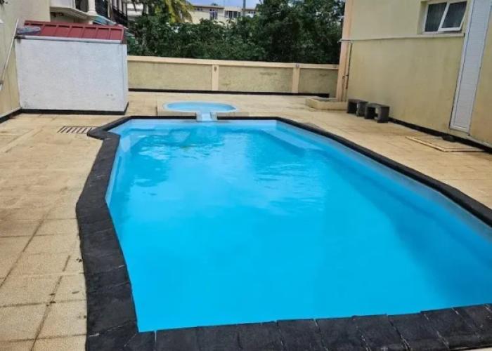 Captivating 3-bed Apartment in Flic en Flac