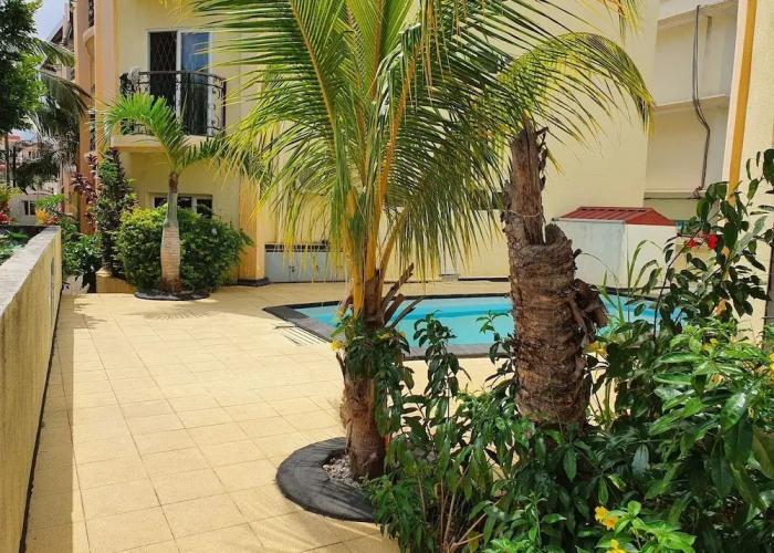 Captivating 3-bed Apartment in Flic en Flac