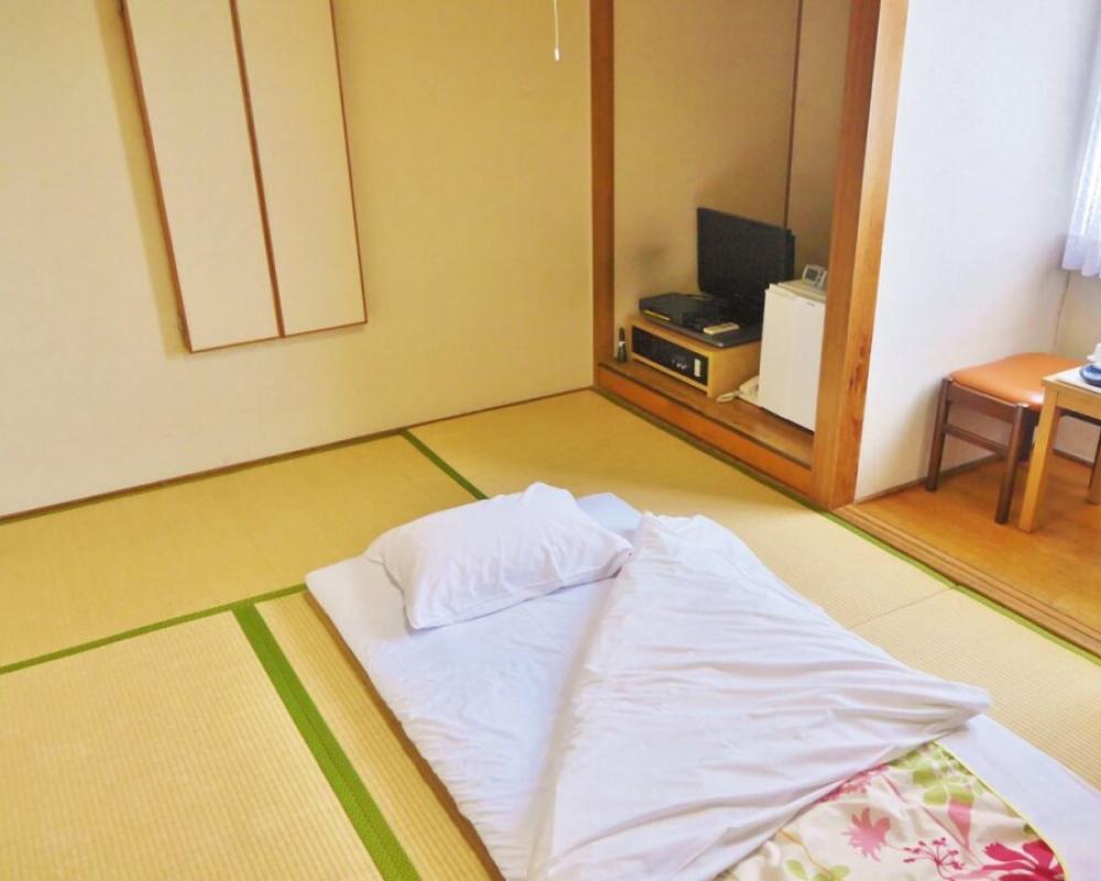 Hotel CROWN HILLS MIYOSHI