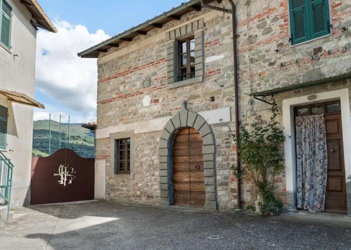 A Charming Stay in Casola in Lunigiana
