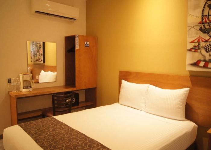 AM Hotel & Plaza